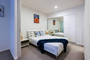 Stylish 1BR Apt w infinite pool in South Brisbane